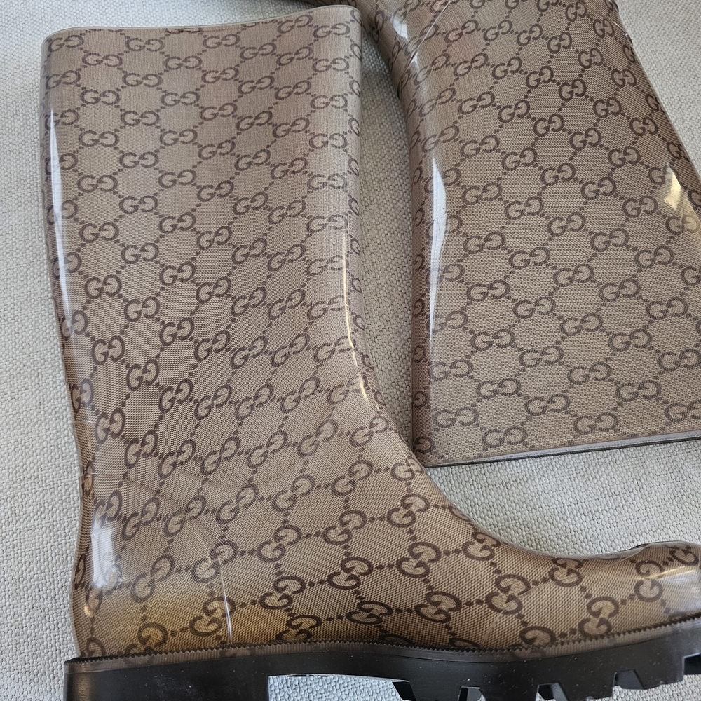 Gucci Women's Signature Pattern Rain Boots - Tan and Black - Picture 2 of 8